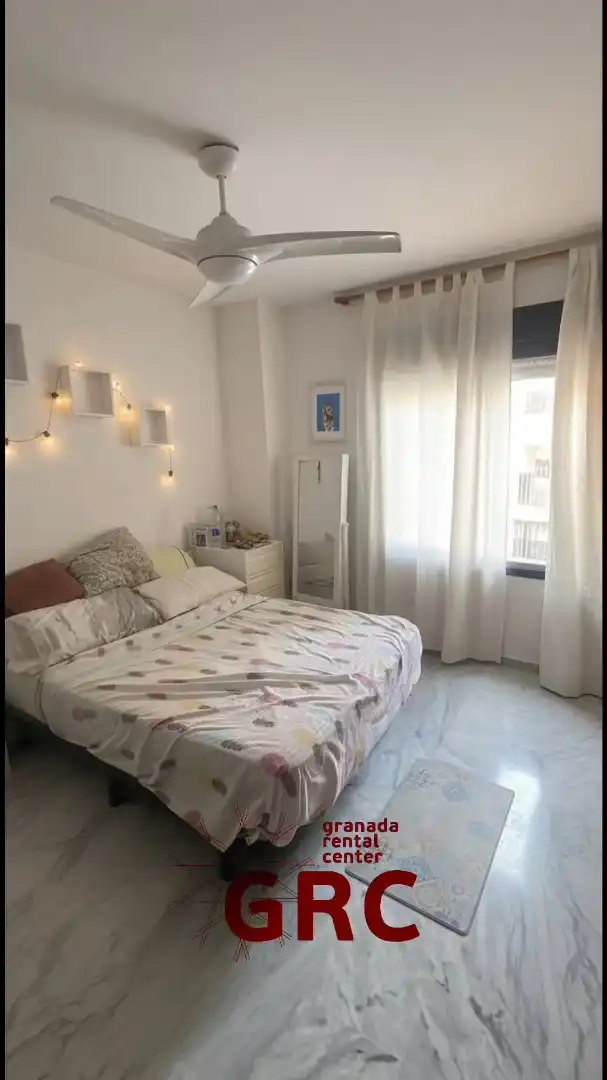 Bedroom of Flat for rent in Granada  with Heating, Furnished and Oven