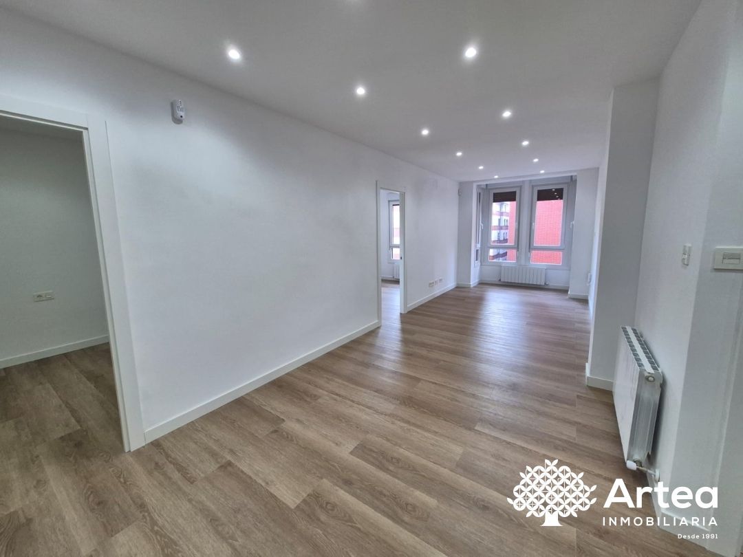 Bedroom of Flat for sale in Bilbao   with Heating and Alarm