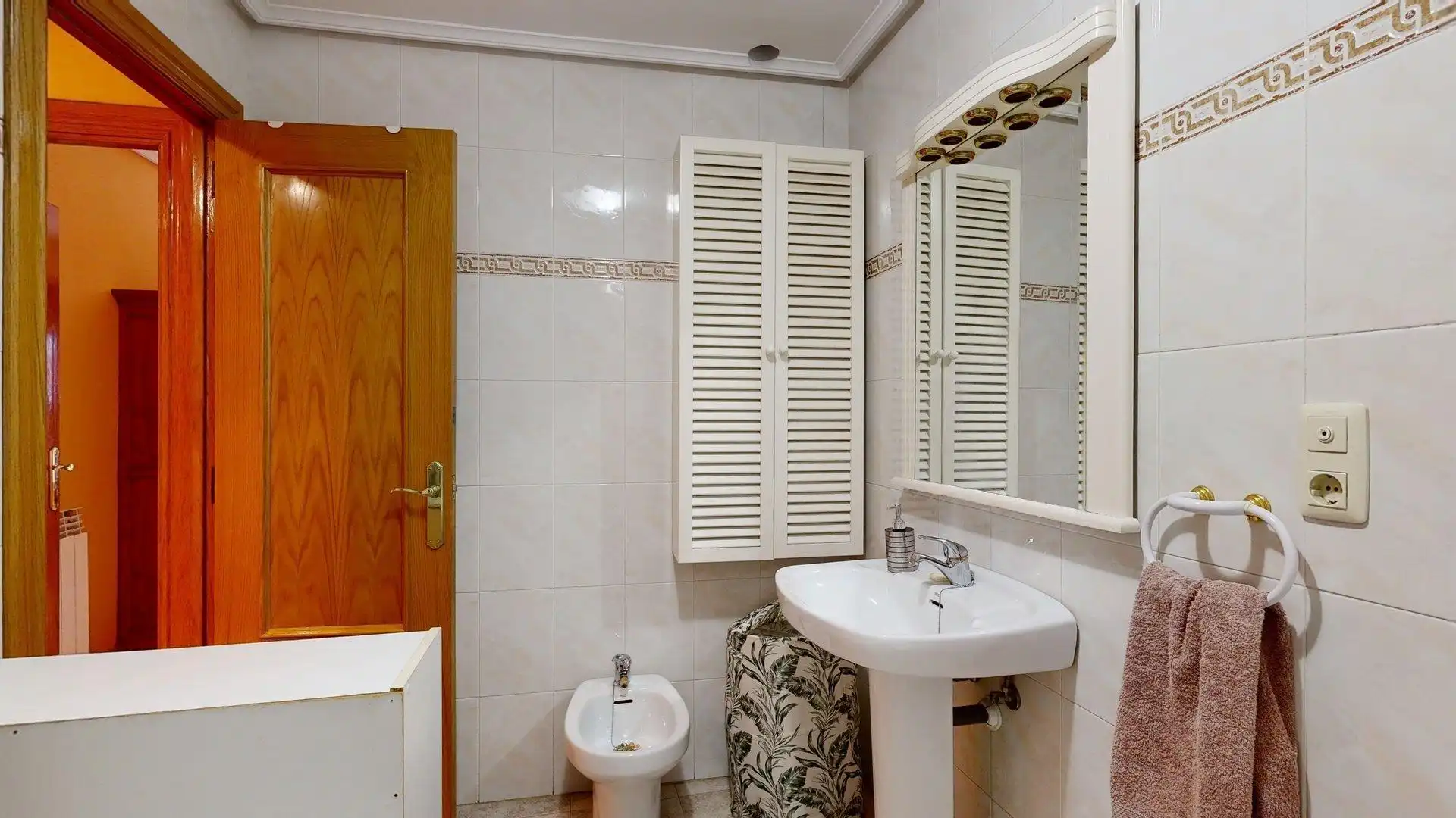Bany de Casa o xalet en venda en Zaragoza amb Calefacció, Terrassa i Moblat