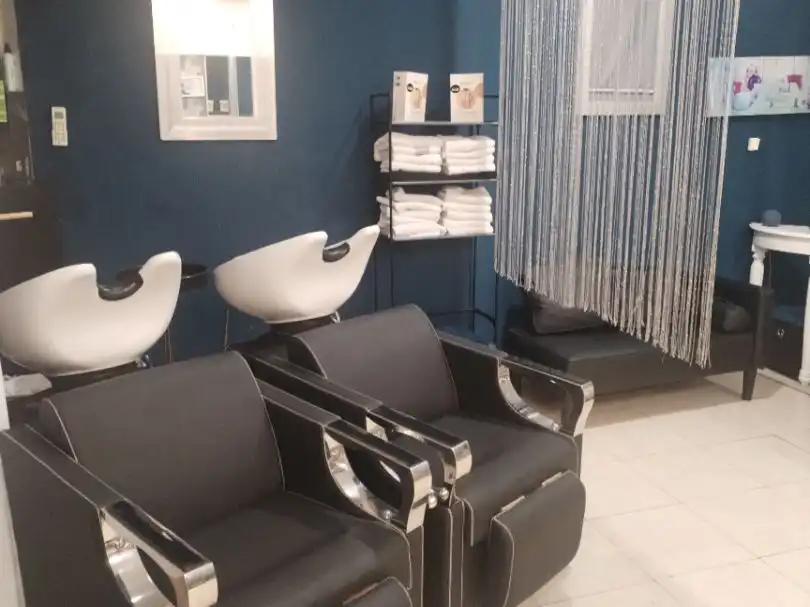 Business premises for transfer in Avenida 2, imagen 2