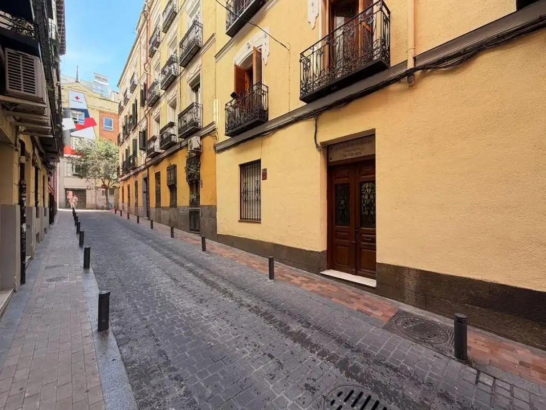 Vista exterior de Planta baja en venta en Madrid con Aire acondicionado, Calefacción y Amueblado