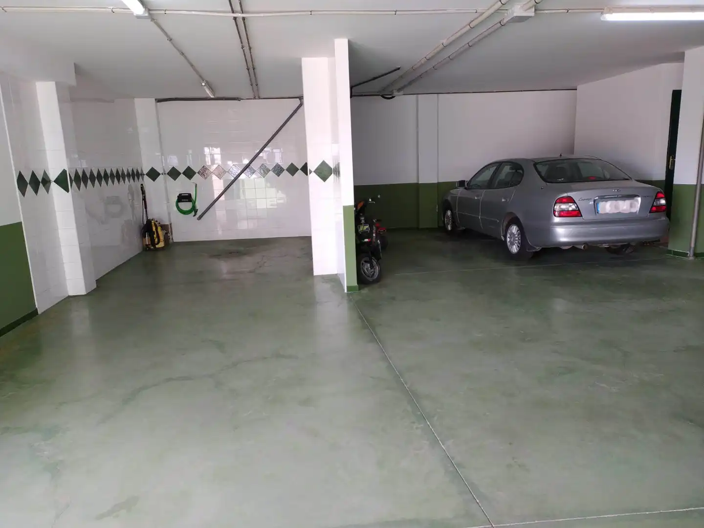 Aparcament de Casa o xalet en venda en Villanueva del Río y Minas amb Aire condicionat, Jardí privat i Terrassa