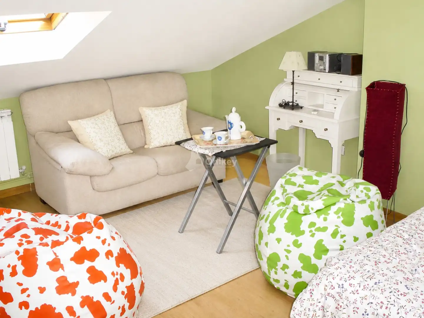 Sala de estar de Casa o chalet en venta en Onzonilla con Calefacción, Parquet y Piscina