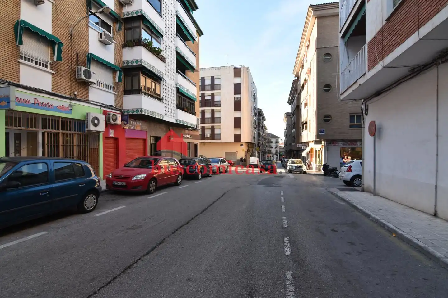 Vista exterior de Local en venda en Linares amb Aire condicionat