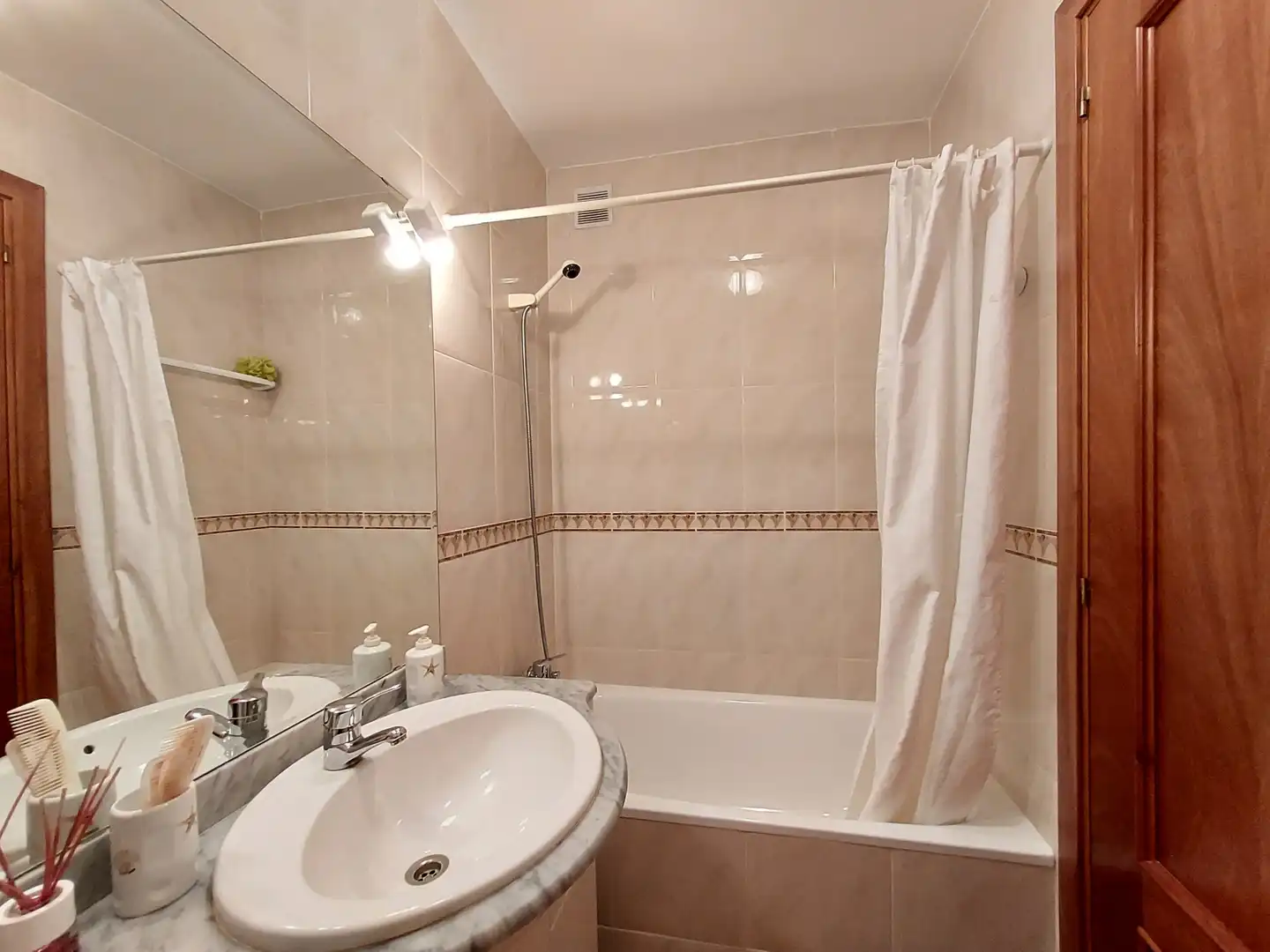 Bany de Apartament en venda en El Vendrell amb Terrassa, Moblat i Forn