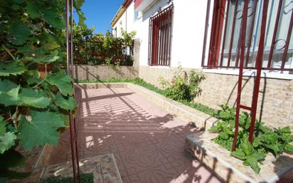 Garten von Einfamilien-Reihenhaus zum verkauf in Casas de Juan Núñez mit Klimaanlage, Terrasse und Balkon