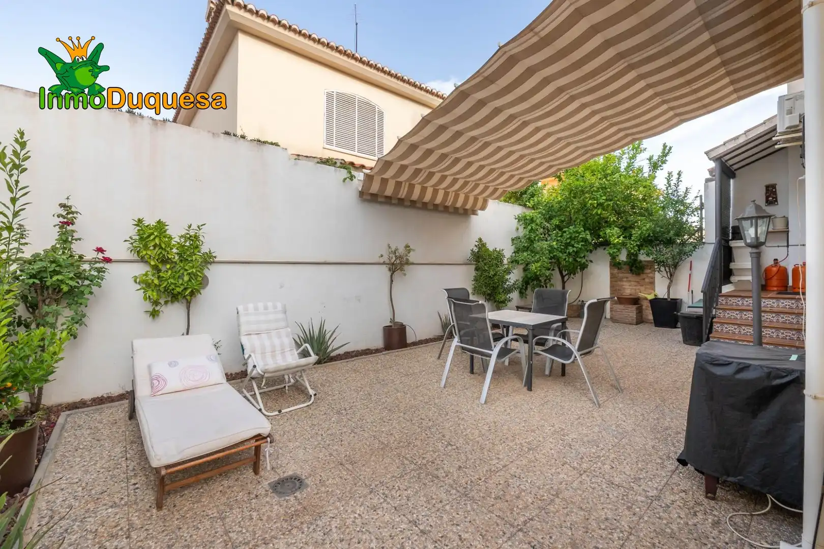 Casa bifamiliare con terrazza in vendita a Villa de Otura