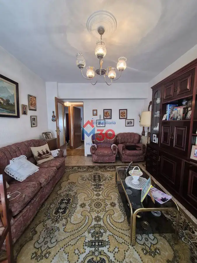 Sala de estar de Piso en venta en Miranda de Ebro con Calefacción, Terraza y Trastero