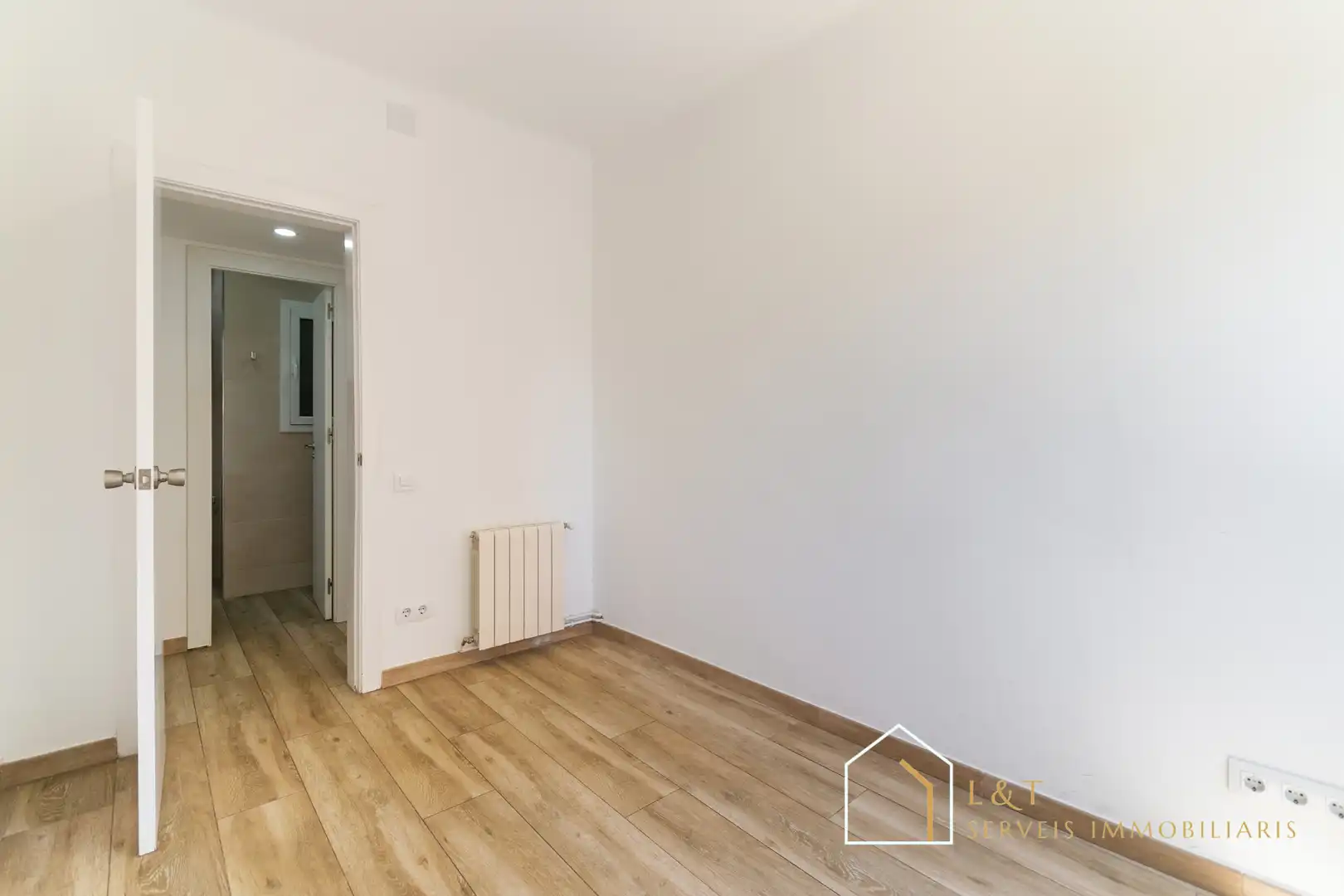 Habitación de Piso en venta en Barcelona con Calefacción, Horno y Balcón