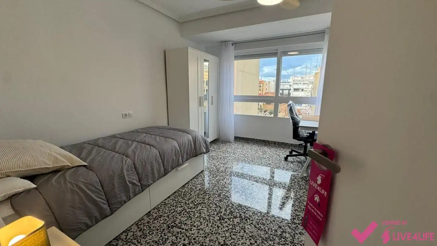 Zimmer in Mestre Marçal, Torrefiel