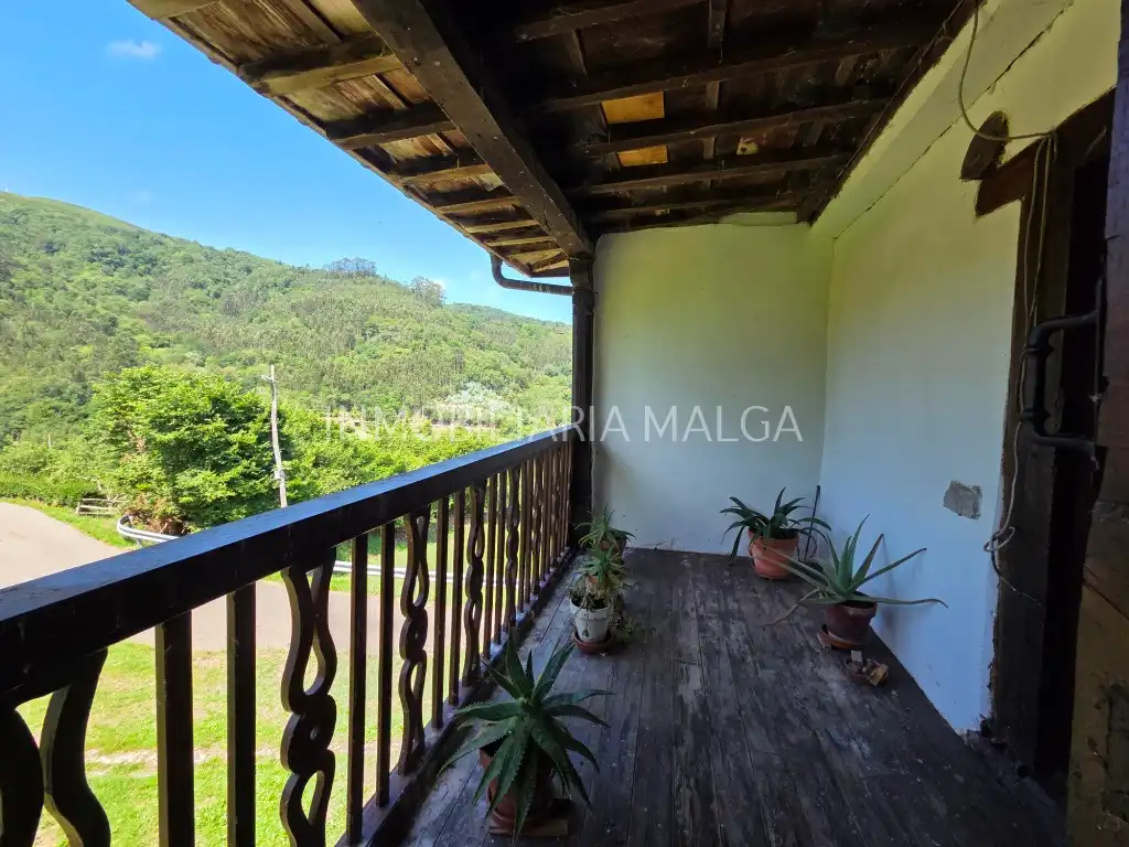 Balcony of Houses for sale in Colunga  with Parquet flooring, Storage room and Furnished