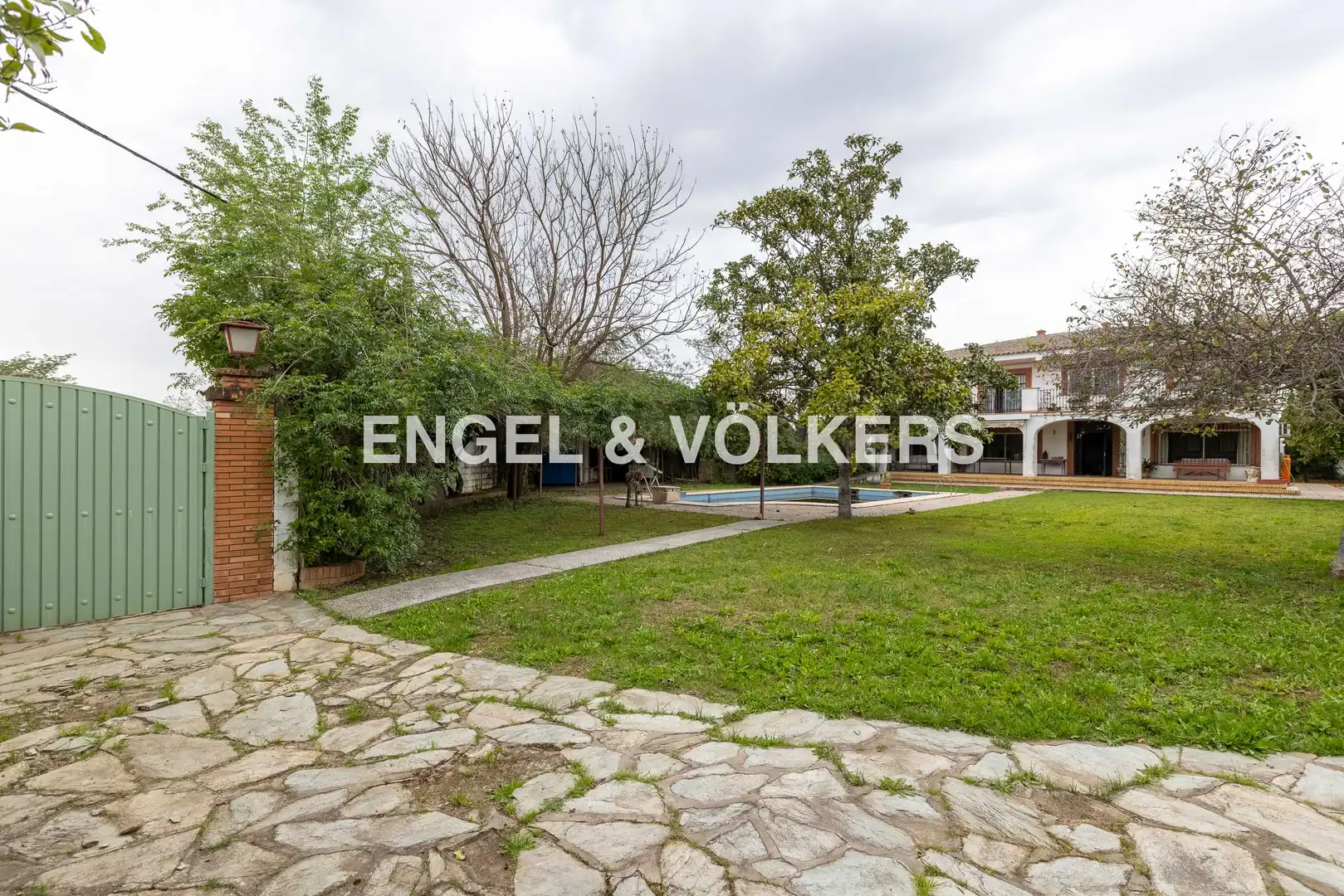 Casa rústica amb terrassa en venda a Sanlúcar la Mayor, imagen 54