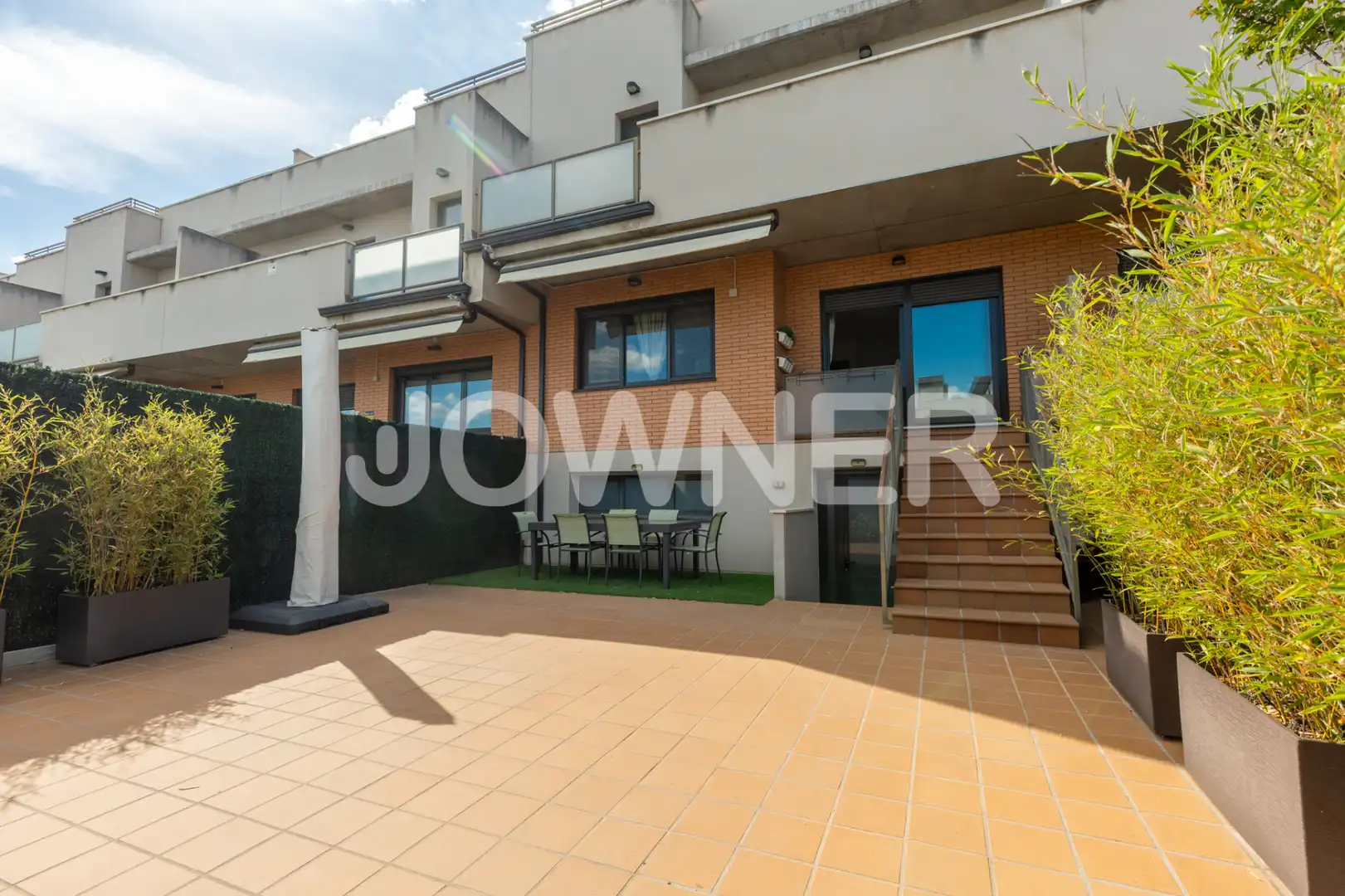 Vista exterior de Casa o xalet de lloguer en Tres Cantos amb Aire condicionat, Jardí privat i Terrassa