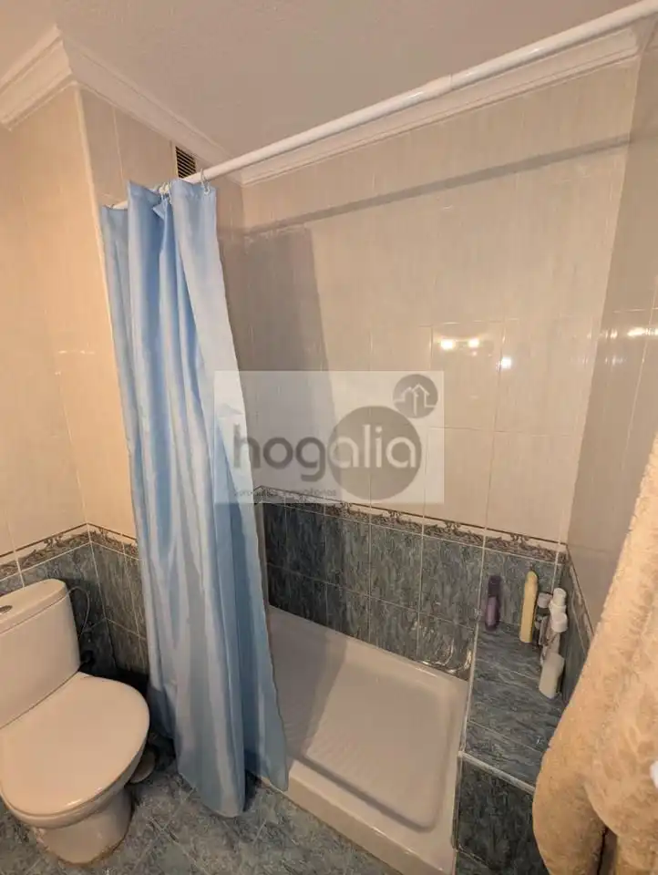 Bathroom of Ground floor for sale in Sevilla  with Furnished