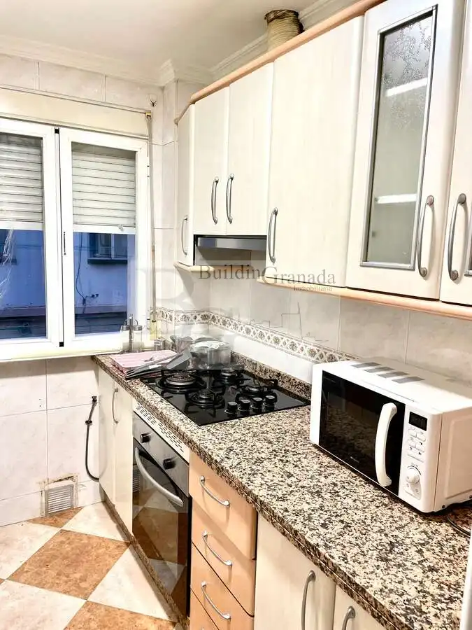 Cocina de Piso de alquiler en Granada con Terraza, Amueblado y Microondas