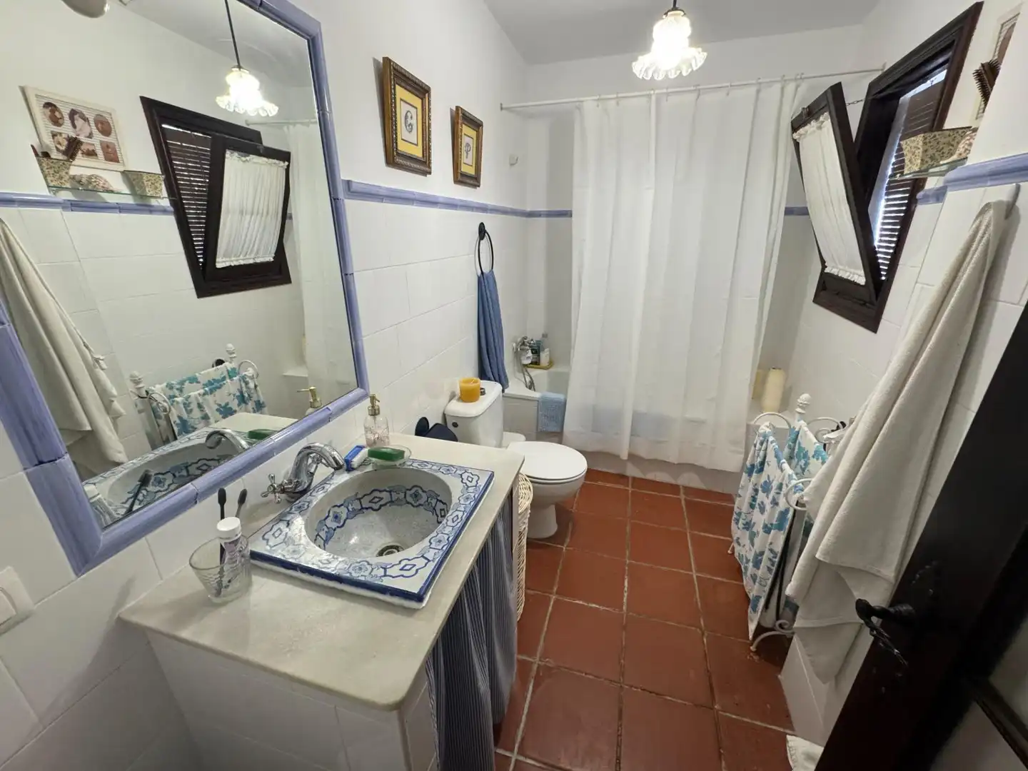 Baño de Casa o chalet en venta en Dos Hermanas con Aire acondicionado, Jardín privado y Trastero