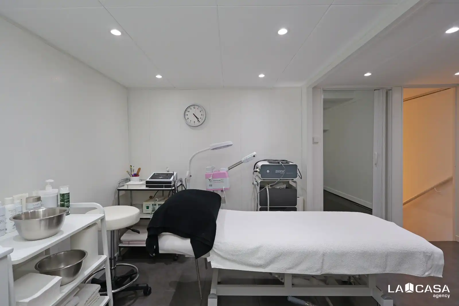 Business premises for transfer in Carrer de Blai, imagen 40