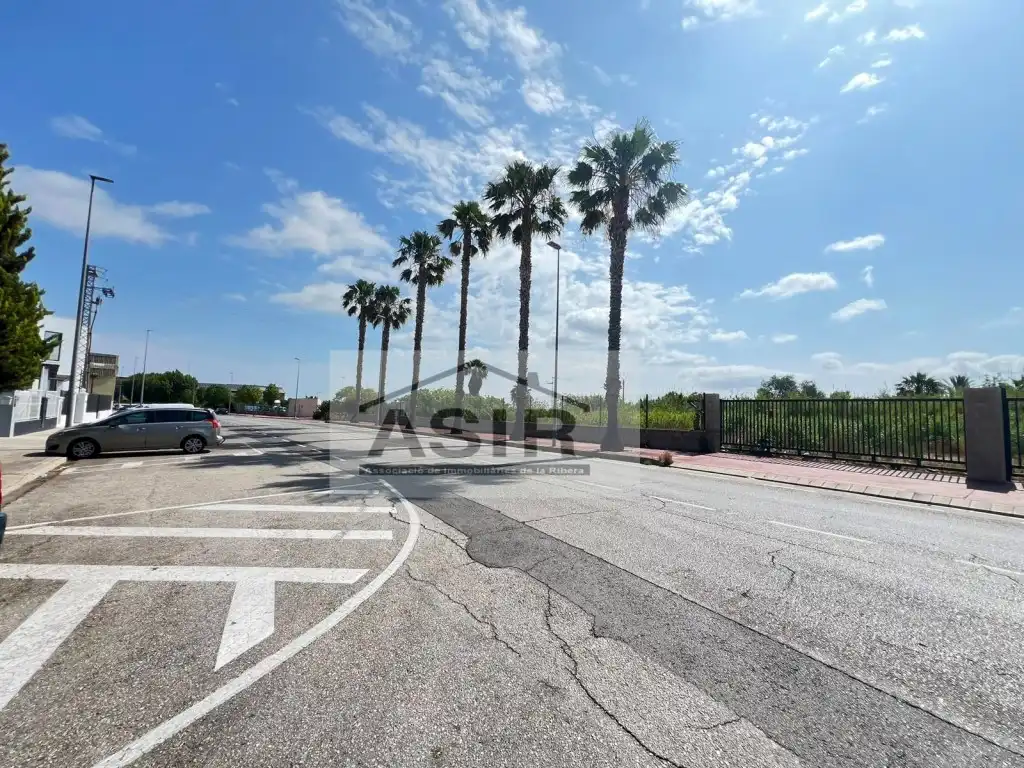Vista exterior de Nave industrial en venta en Alzira