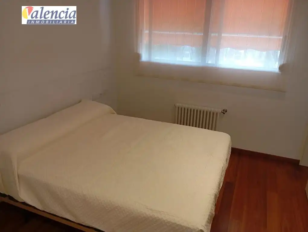 Dormitori de Casa adosada en venda en Bétera amb Jardí privat, Terrassa i Balcó