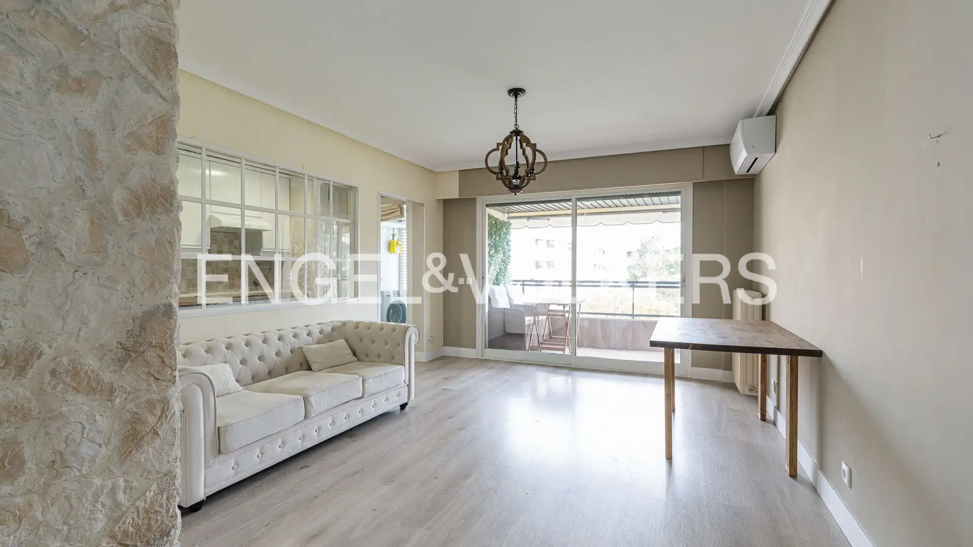 Living room of Flat for rent in Pozuelo de Alarcón  with Air Conditioner, Heating and Terrace