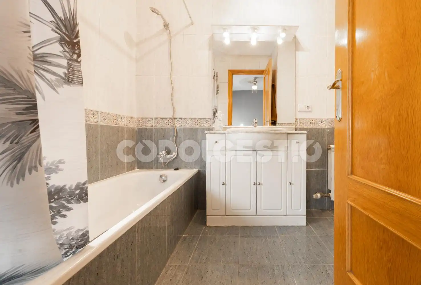 Baño de Piso en venta en Manlleu con Terraza y Balcón