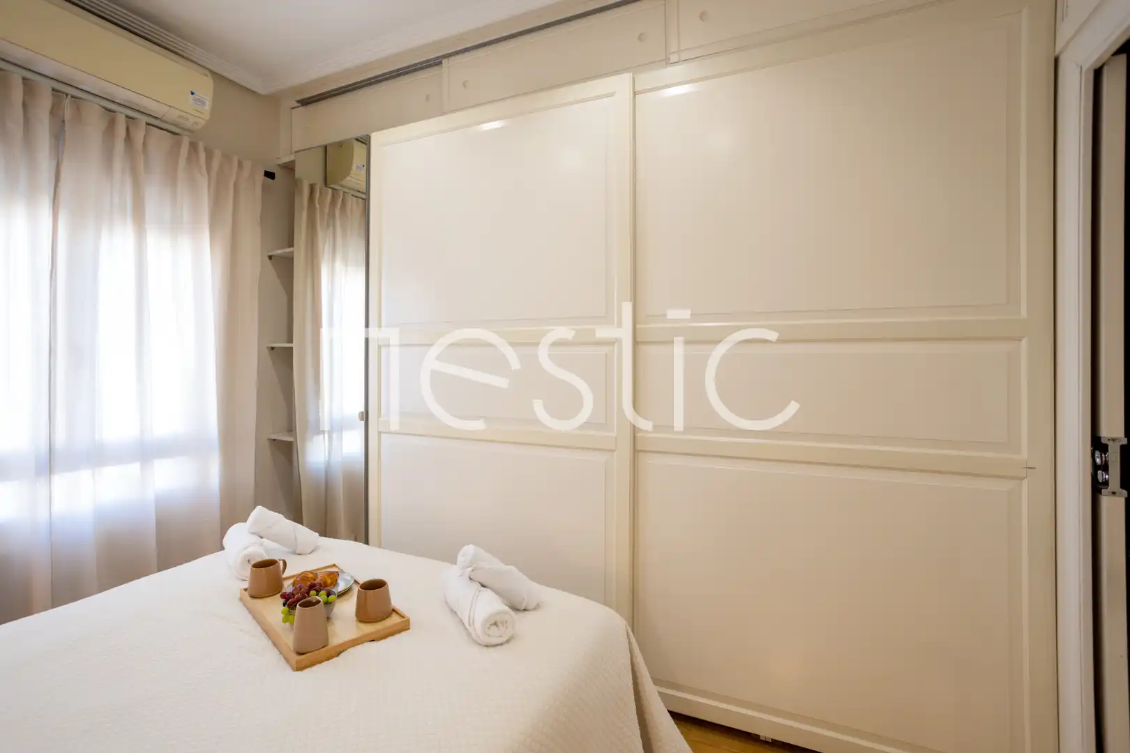 Schlafzimmer von Wohnungen zur Miete in Madrid mit Klimaanlage, Heizung und Möbliert