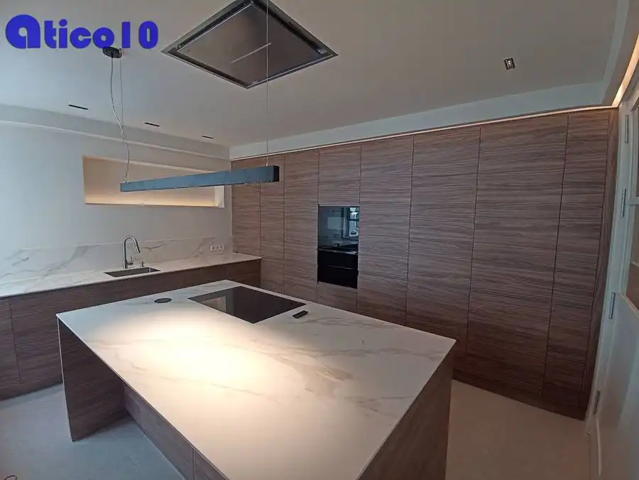 Flat for rent in Calle Asturias, Parque San Francisco - Uría
