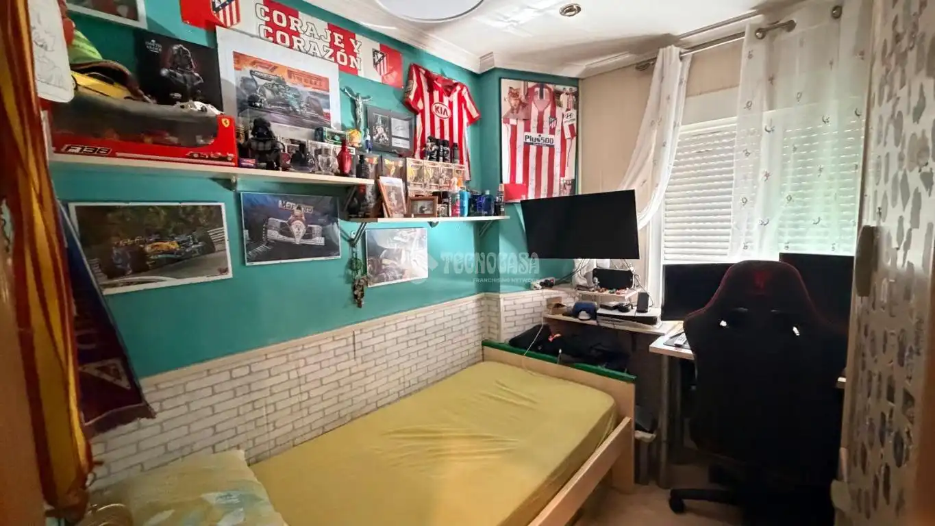 Habitación de Piso en venta en Madrid con Calefacción, Terraza y Balcón