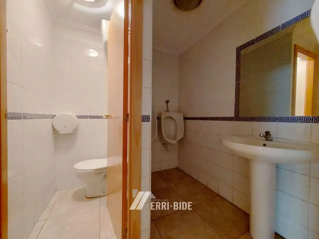 Local comercial en venda a Derio Bidea, imagen 13
