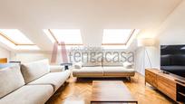 Living room of Attic to rent in  Madrid Capital  with Air Conditioner and Balcony