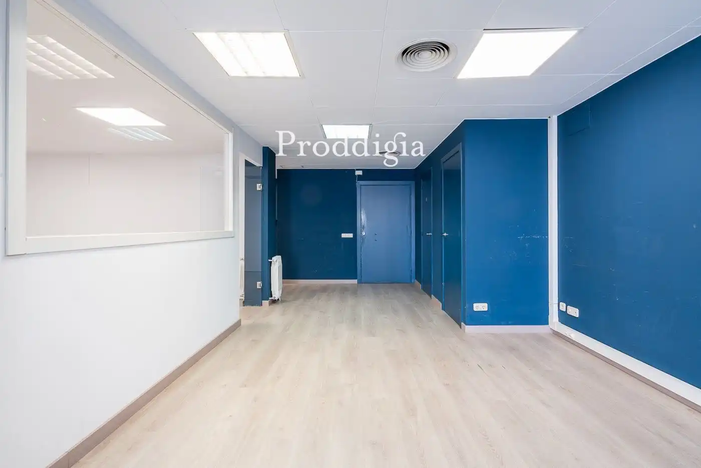 Office for rent in Barcelona  with Air Conditioner, Heating and Internet