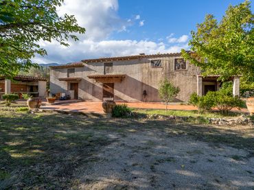 Casa rústica amb piscina en venda a Vial Camino 14