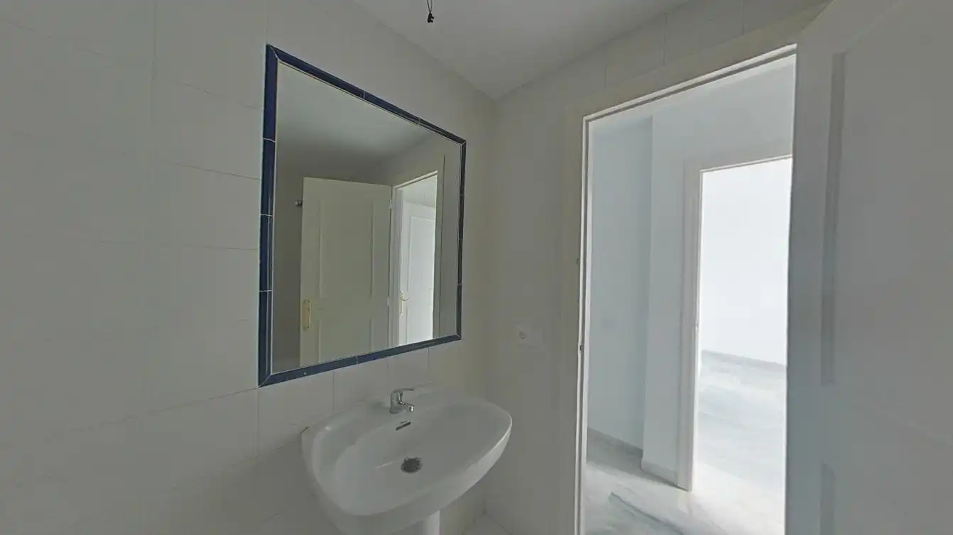 Bathroom of Flat for sale in Mijas  with Swimming Pool