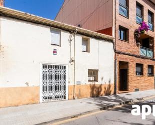 Vista exterior de Casa o xalet en venda en Castellar del Vallès amb Calefacció i Jardí privat