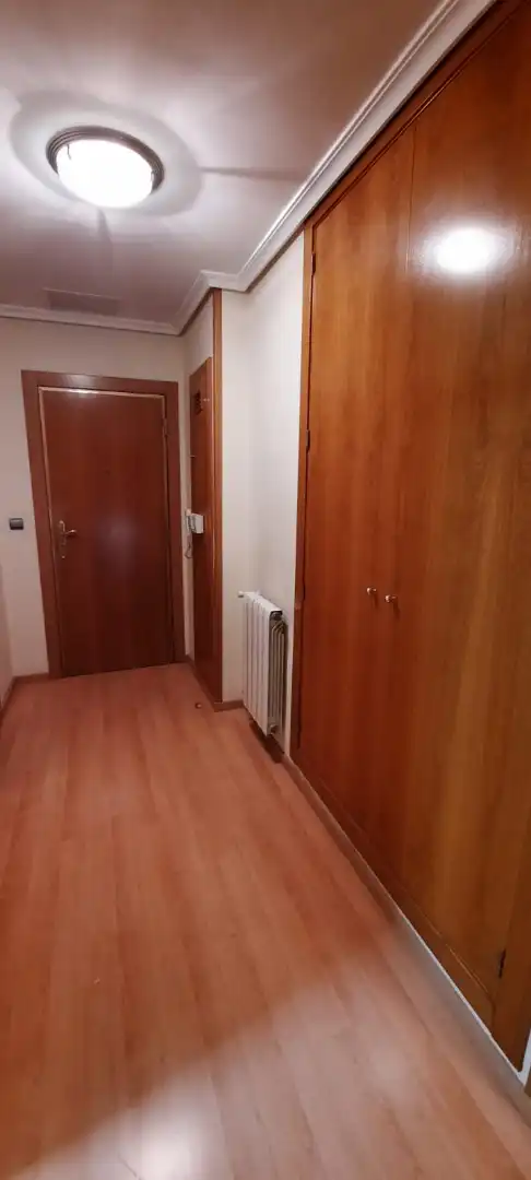 Apartamento de alquiler en Albacete con Aire acondicionado, Calefacción y Parquet