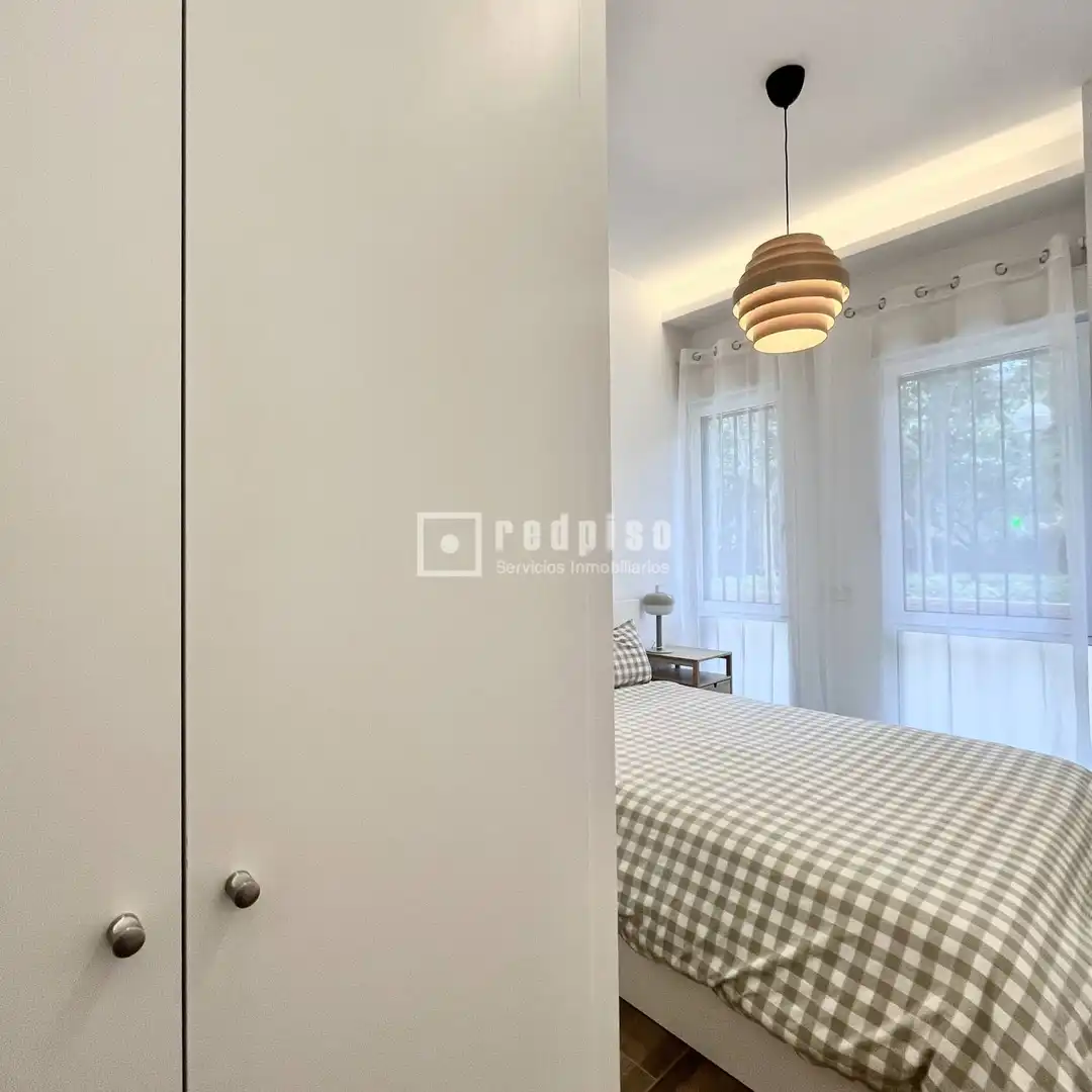 Schlafzimmer von Wohnung zur Miete in Madrid mit Klimaanlage, Heizung und Privatgarten