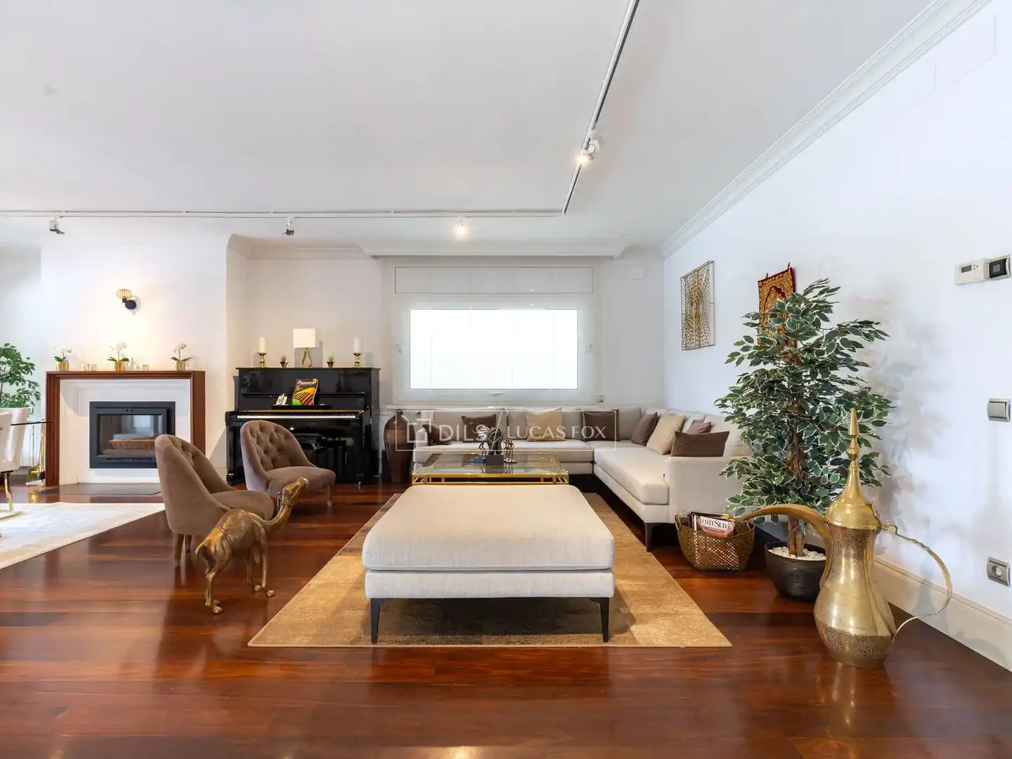 Sala d'estar de Casa o xalet en venda en Sant Just Desvern amb Aire condicionat, Calefacció i Jardí privat