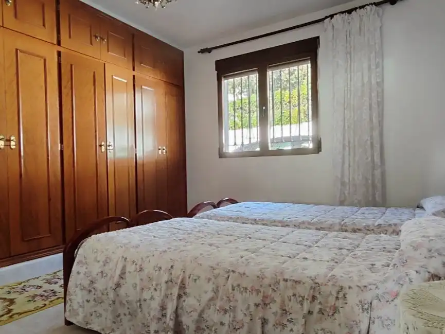 Dormitori de Casa o xalet en venda en Cazalegas amb Aire condicionat, Terrassa i Balcó