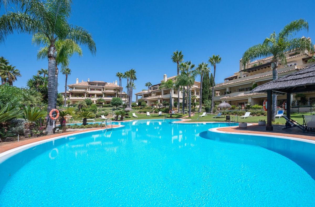 Exterior view of Apartment for sale in Marbella  with Air Conditioner, Terrace and Furnished