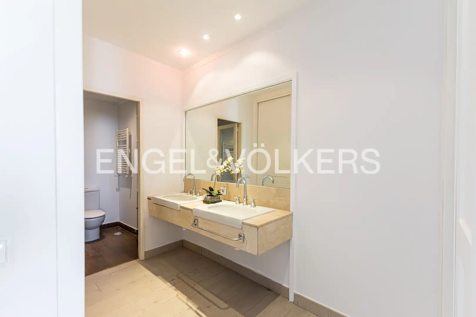 Baño de Piso de alquiler en Madrid con Aire acondicionado y Calefacción