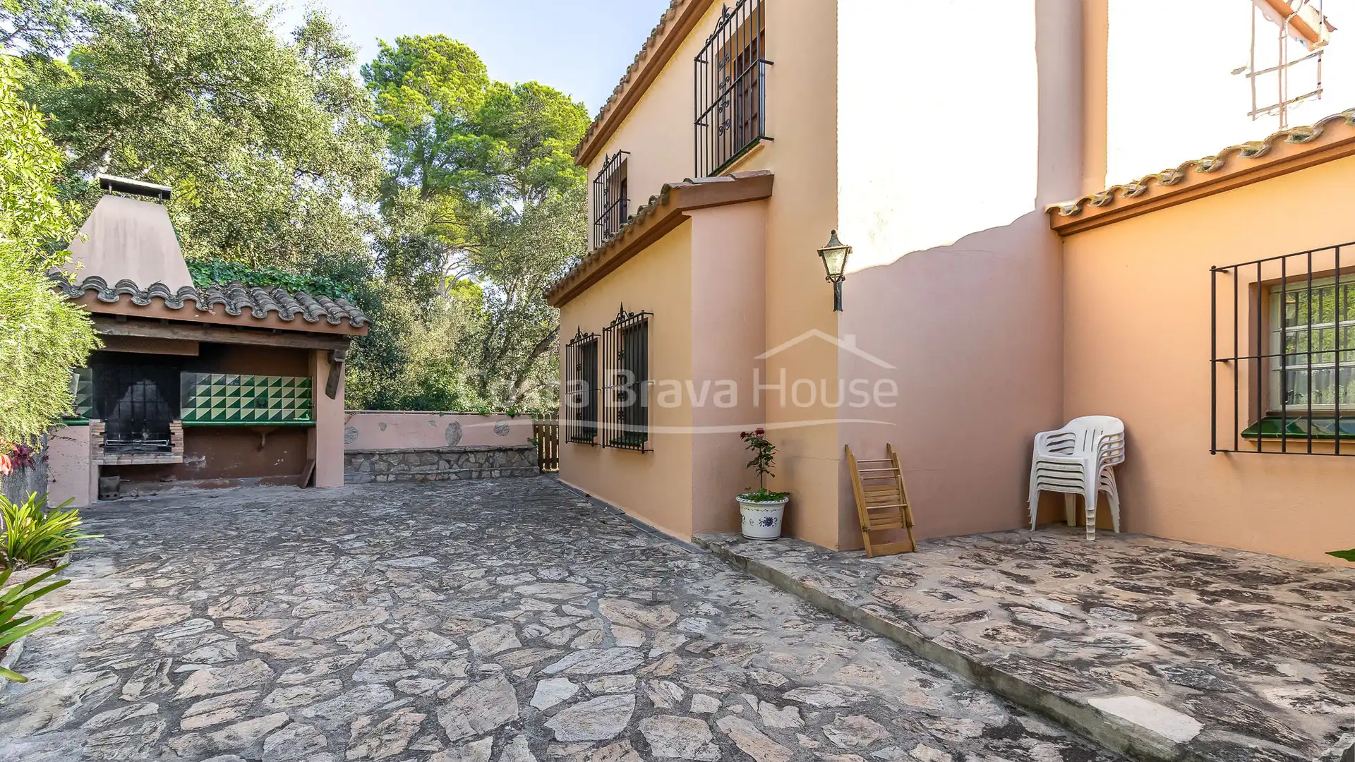 Vista exterior de Casa o xalet en venda en Palafrugell amb Calefacció, Jardí privat i Terrassa