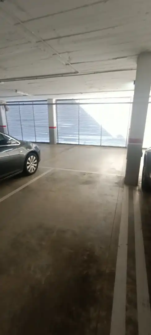 Parkplatz von Wohnung zum Verkauf in Santa Coloma de Gramenet mit Klimaanlage, Terrasse und Balkon