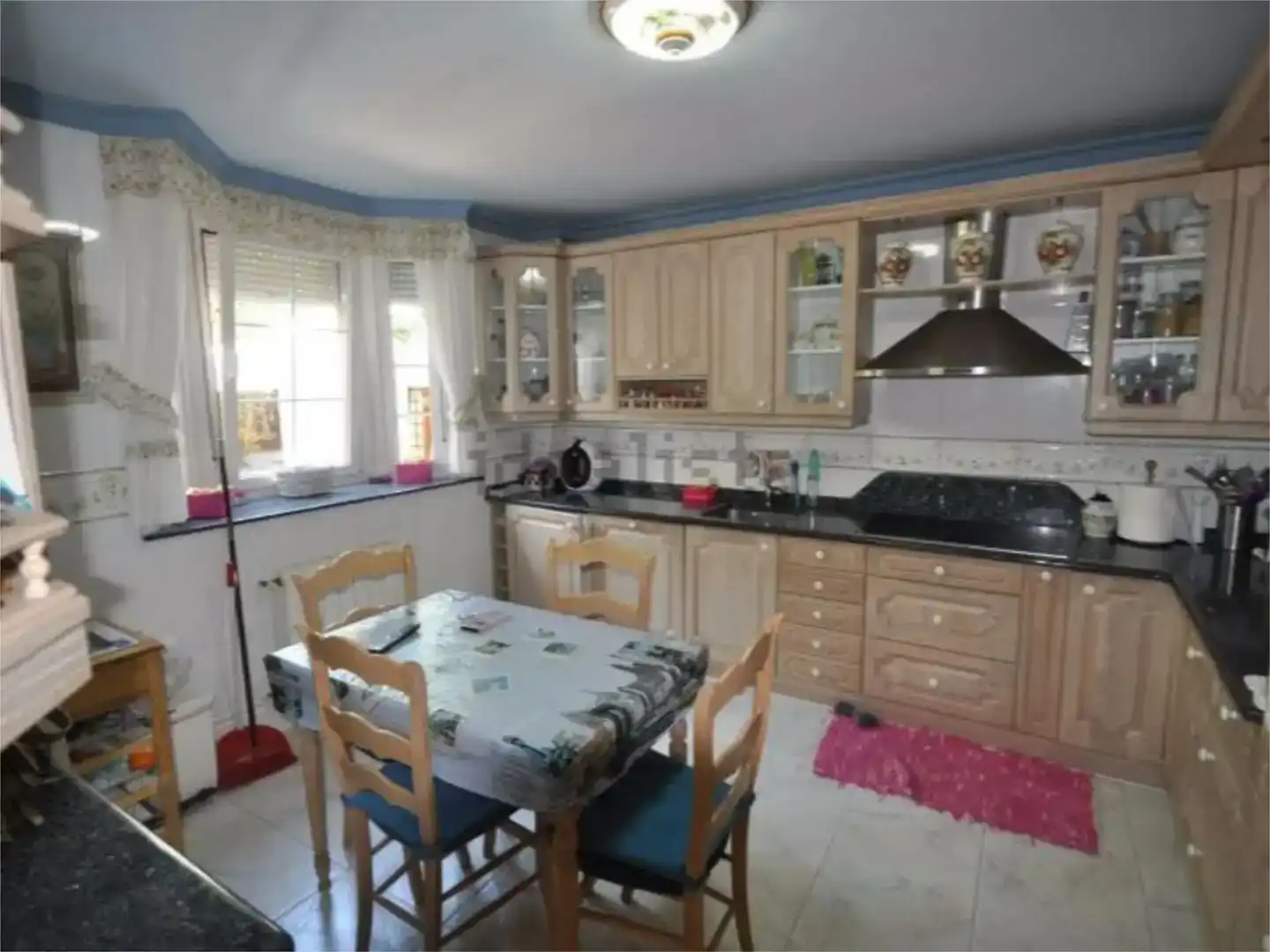 Küche von Wohnung zum Verkauf in Castro-Urdiales mit Privatgarten, Schwimmbad und Möbliert