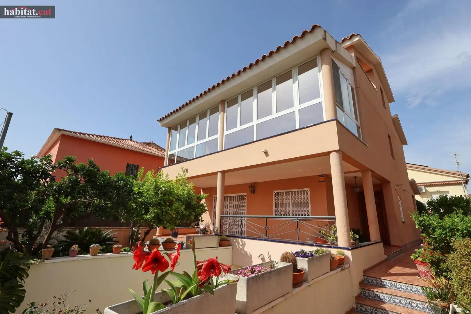 Vista exterior de Casa o chalet en venta en Vilanova i la Geltrú con Calefacción