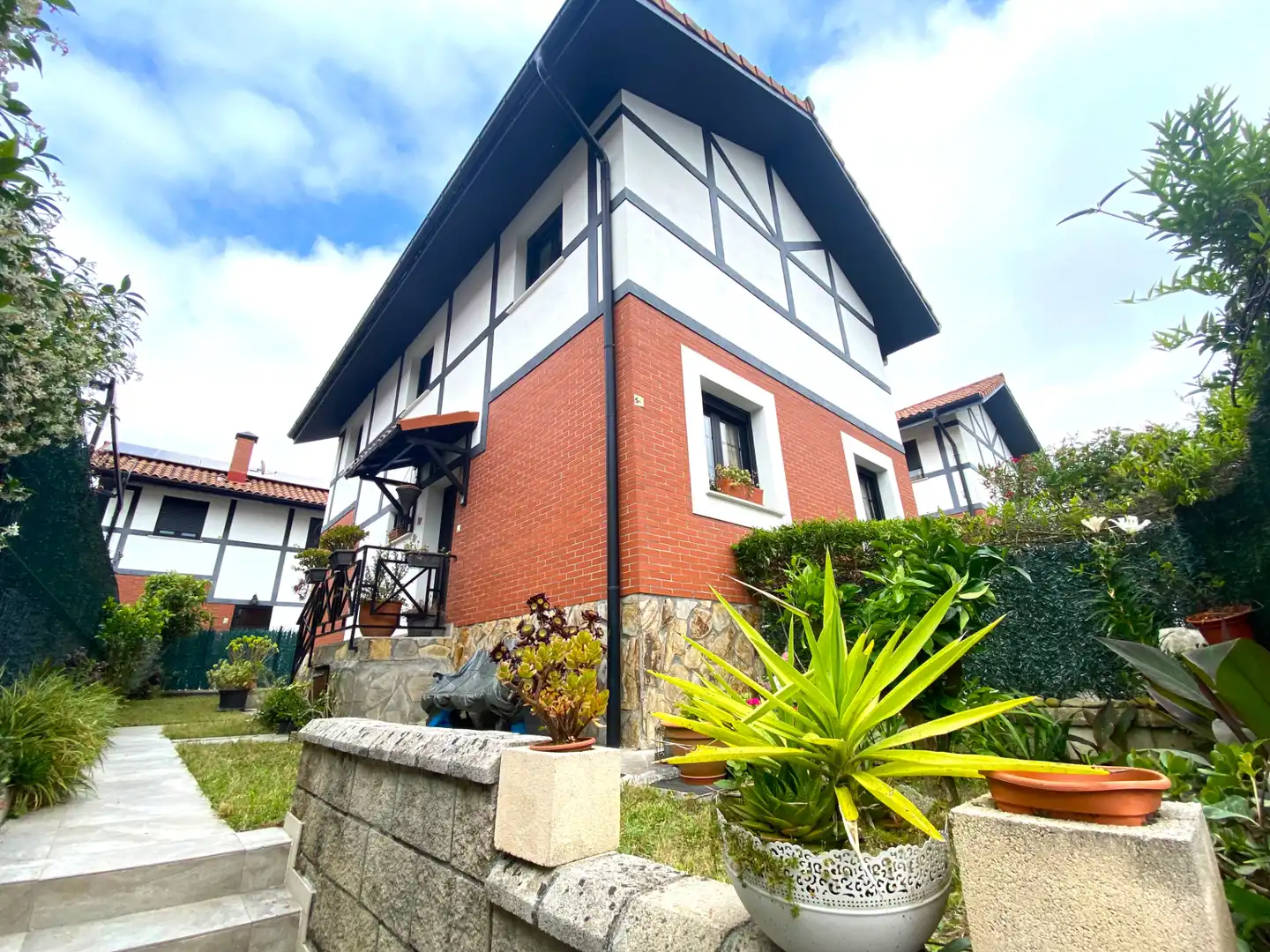 Exterior view of Houses for sale in Castro-Urdiales  with Heating, Private garden and Parquet flooring