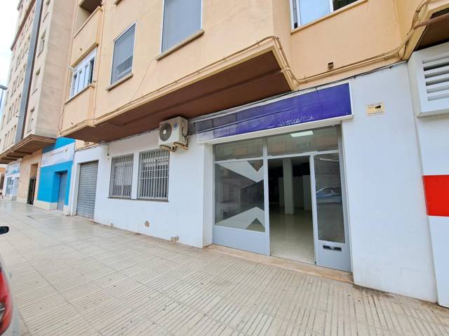 Local comercial en Venta en Avenida Maestra Josefina Fernández en Alquenència - Venècia