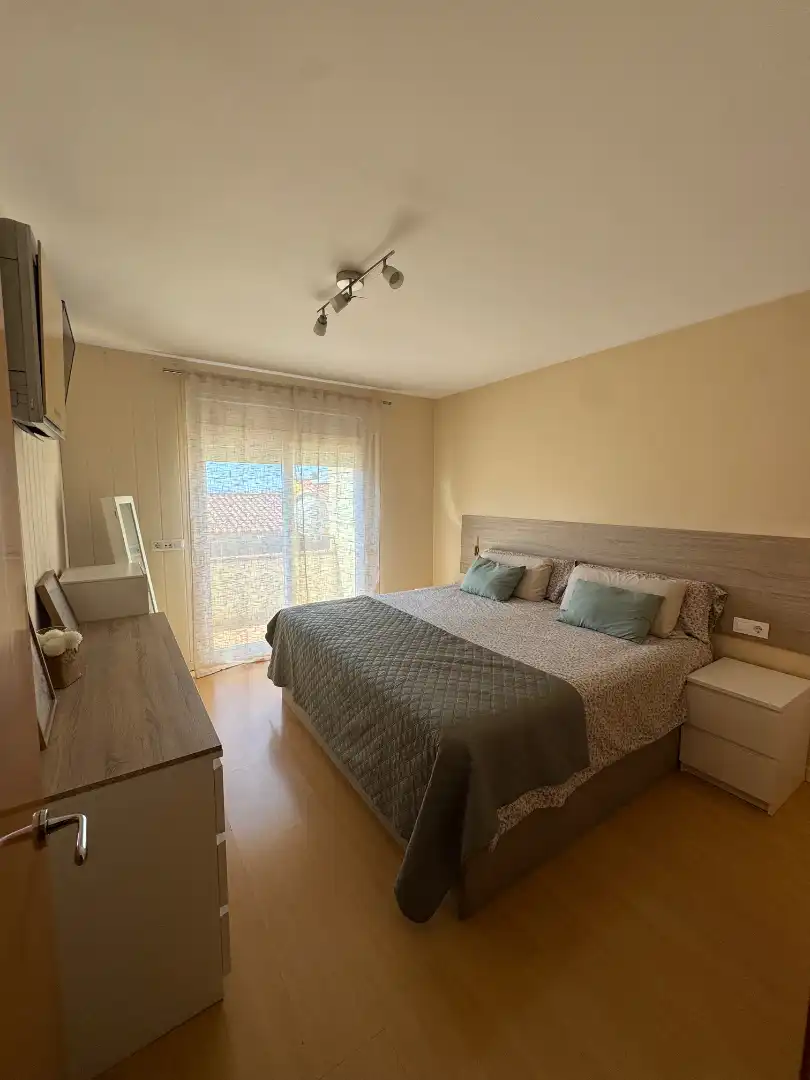 Habitación de Casa o chalet en venta en Palau-saverdera con Aire acondicionado, Calefacción y Jardín privado