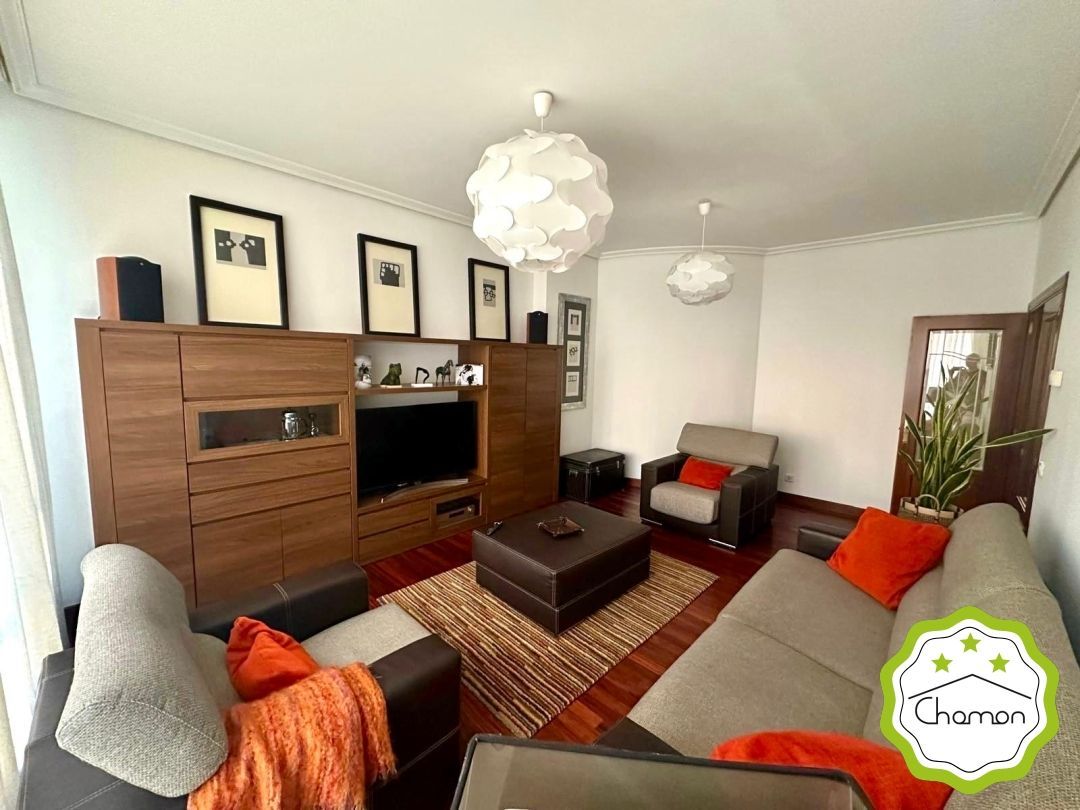 Sala d'estar de Pis en venda en Leioa amb Calefacció, Traster i Moblat