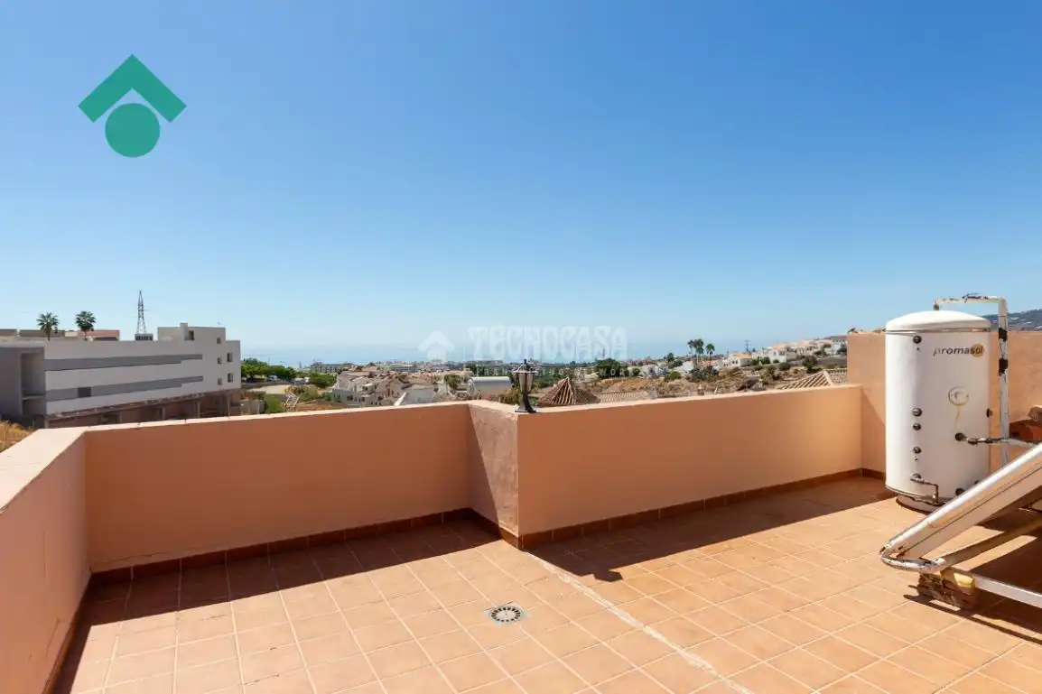 Casa adosada en venda a Almijara