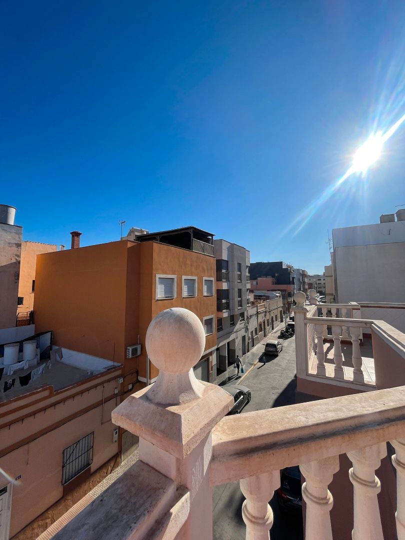 Exterior view of House or chalet for sale in  Melilla Capital  with Air Conditioner, Terrace and Balcony